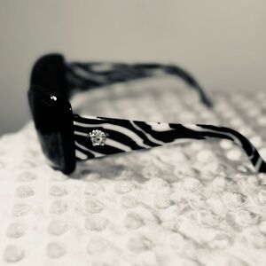 Versace Zebra Print Sunglasses 🖤🤍